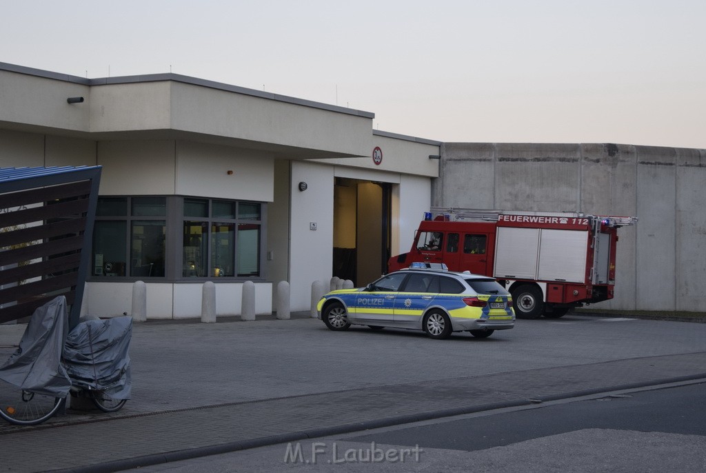 Feuer Forensiche Klinik JVA Koeln Porz Westhoven P04.JPG - Miklos Laubert